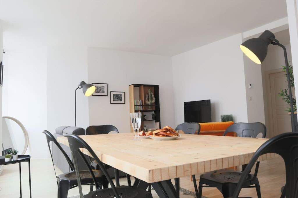 Le 7eme Art, Hyper Centre Apartment